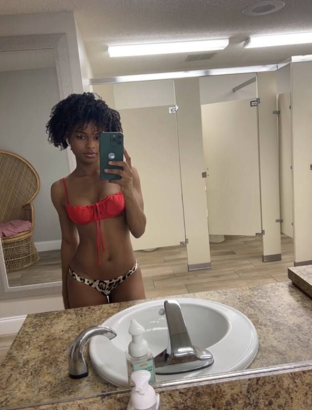 IM DOWN TO FUCK 🍆 AND I OFFER BJS👅 Text my telegram @mikaclair03 - Image 3