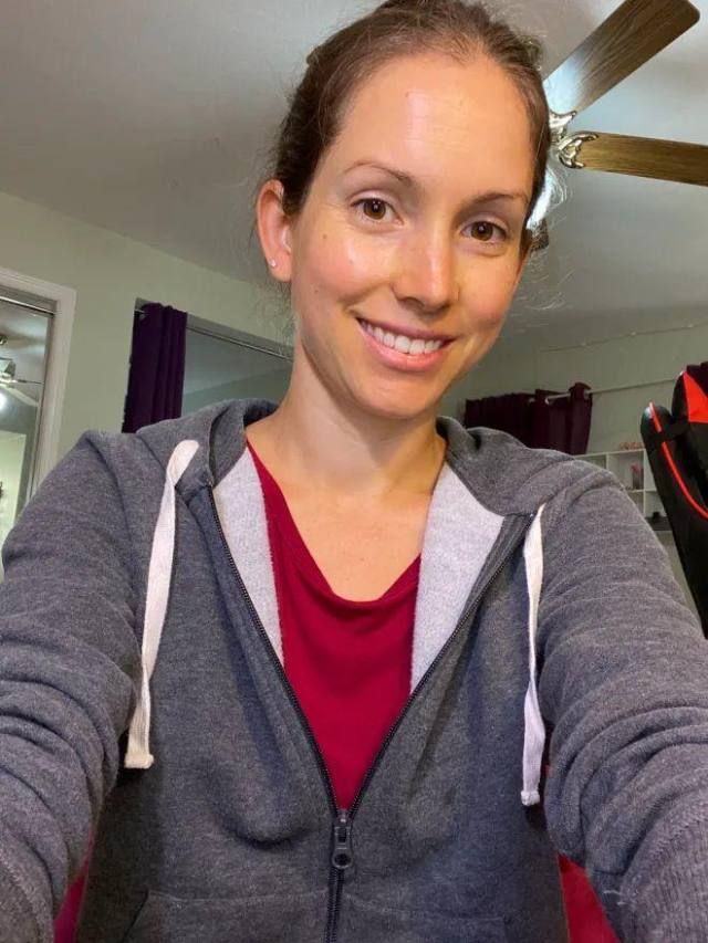 I'M AVAILABLE FOR HOOKUPS - Image 3